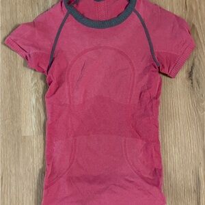 Lululemon Women's Pink Athletic Top